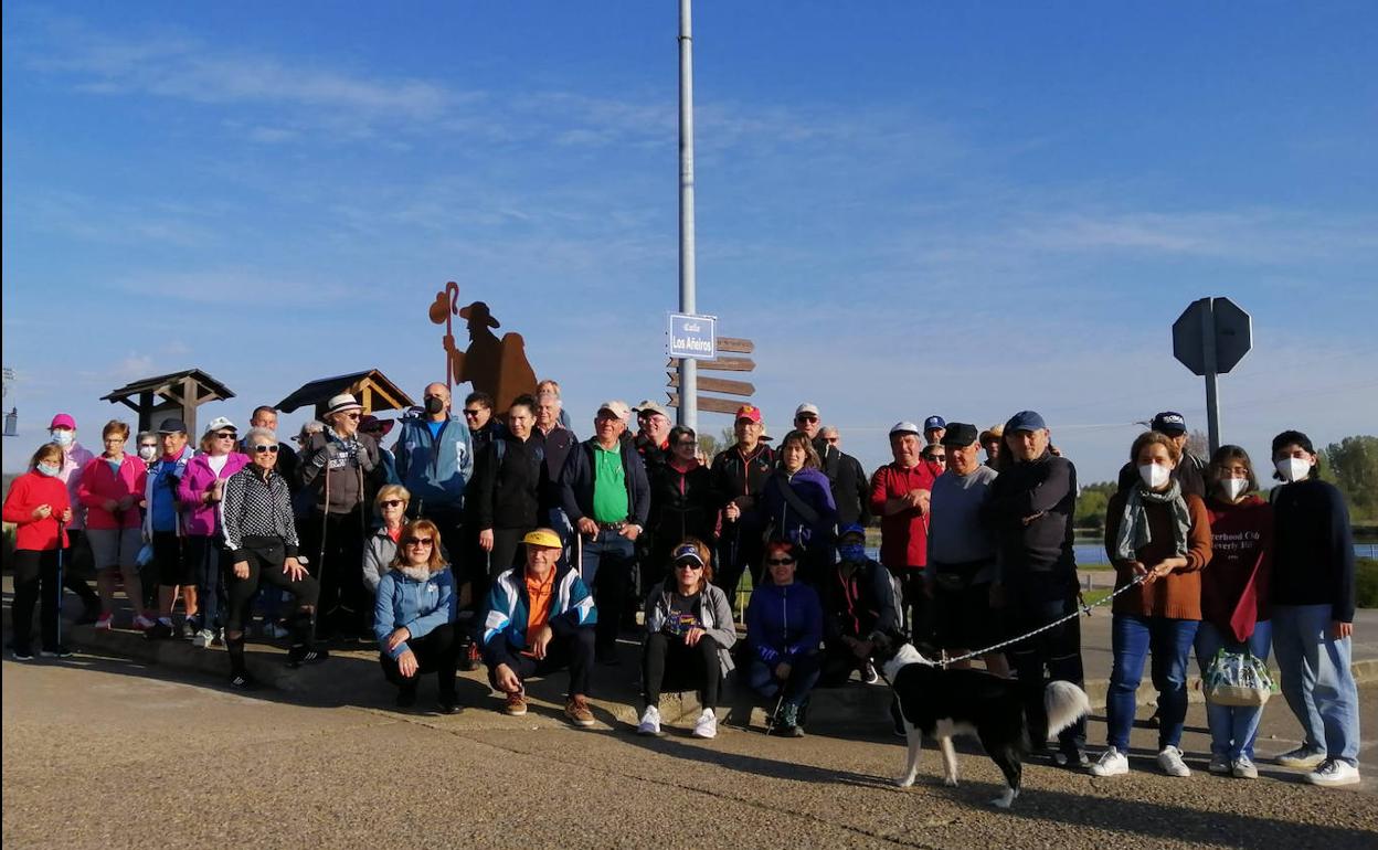 Este grupo de unas 80 personas recorrió en torno a 20 kilómetros desde la salida.