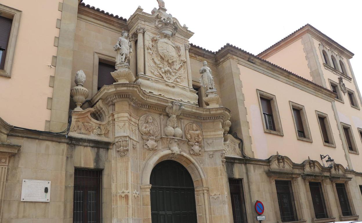 Fachada principal de la Audiencia Provincial de León. 