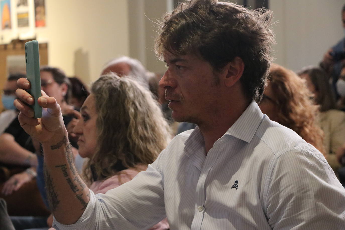 Presentación de la obra 'Réquiem por mi mano ausente' en Museo Casa Botines. 