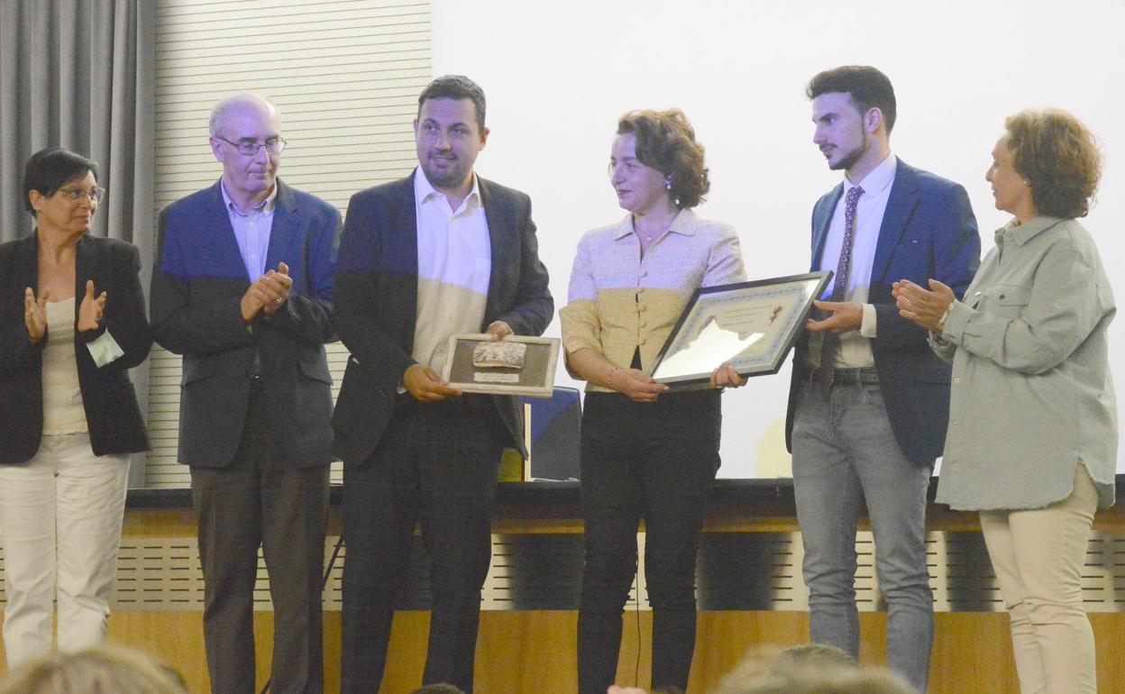 Presentación del nuevo número de la revista Ateneo Leonés y entrega del Premio Alfonso IX a la Asociación Raigañu.