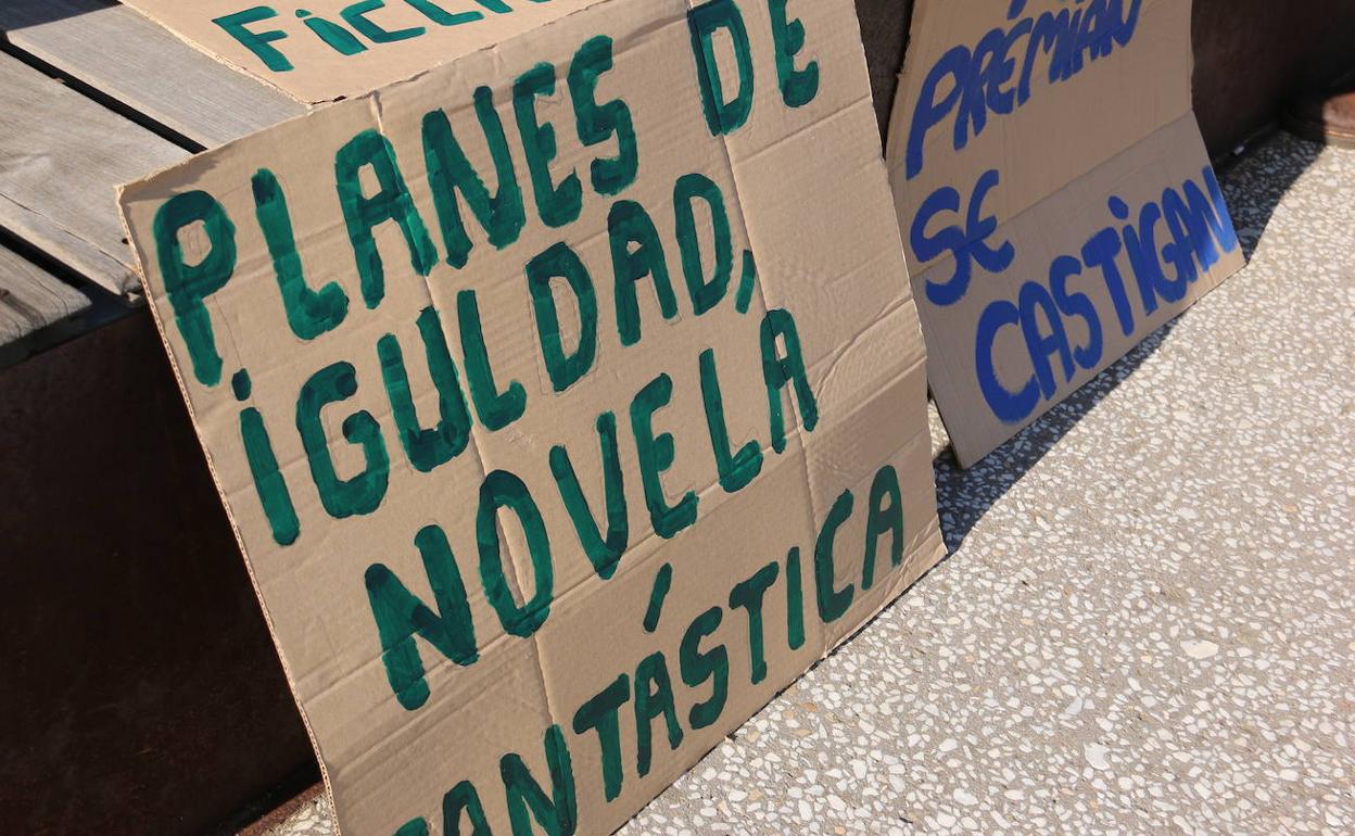 Concentración frente al Espacio Vías.