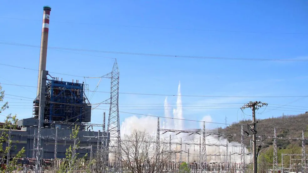 La voladura de la térmica desde las ópticas de Peio y Campillo