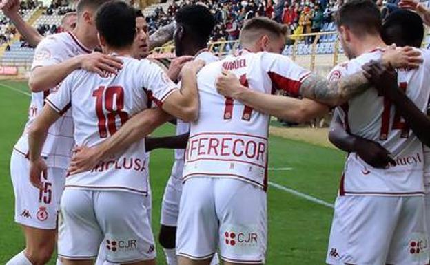 Celebración de un gol de la Cultural en el Reino de León