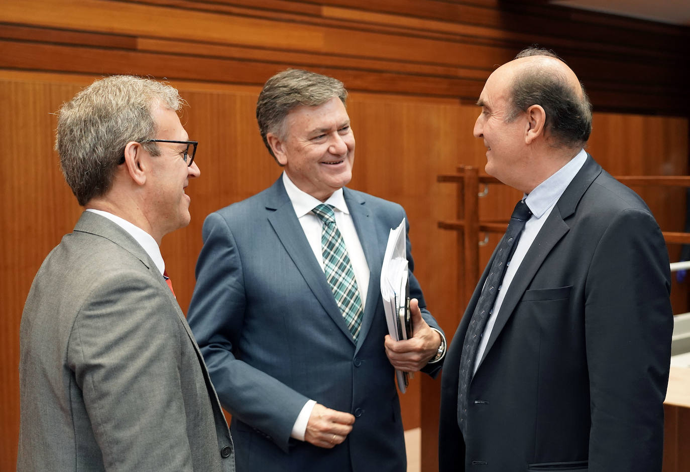 El Procurador del Común, Tomás Quintana, presenta el Informe Anual correspondiente al año 2021 en un pleno monográfico de las Cortes de Castilla y León