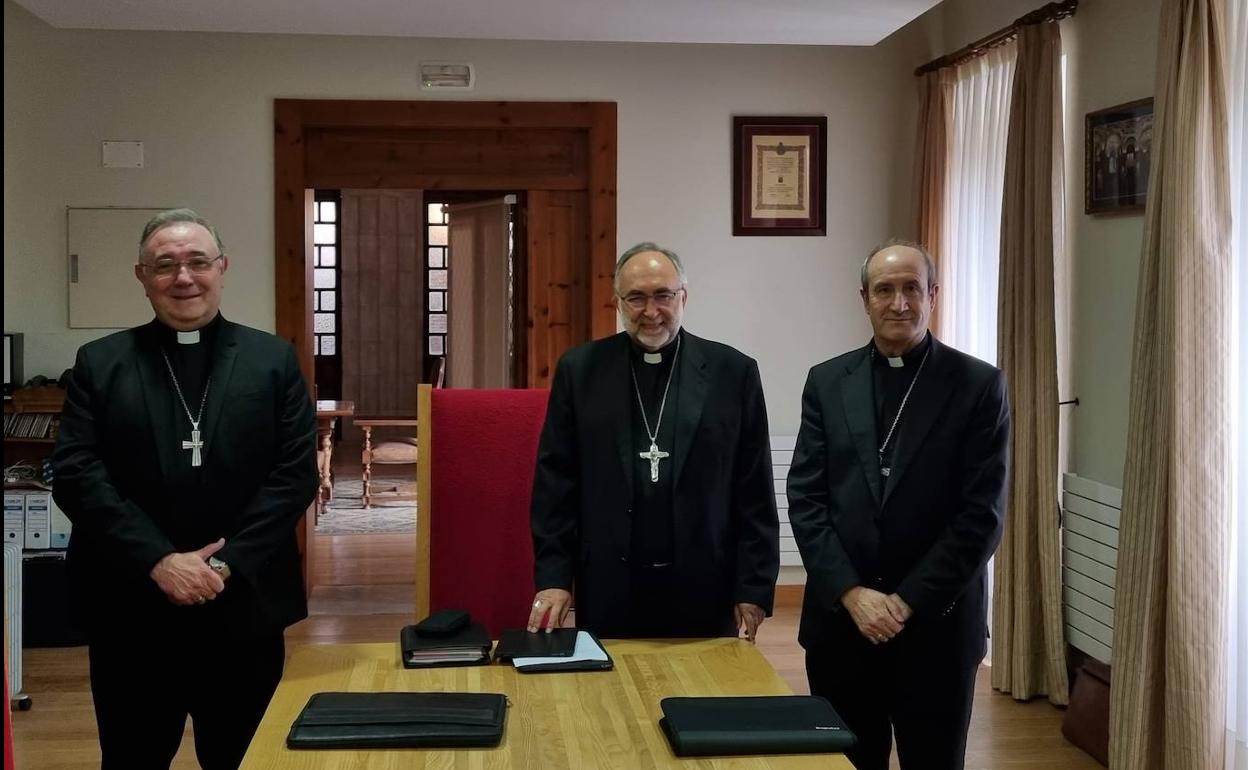 Los obispos de la Provincia Eclesiástica de Oviedo han mantenido un encuentro de trabajo en la mañana de este jueves en León.