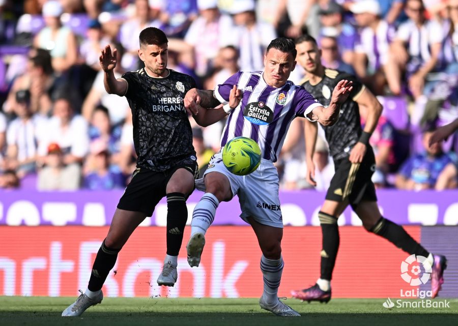 El conjunto berciano no puede con el Real Valladolid y se complica su salto a los playoff de ascenso