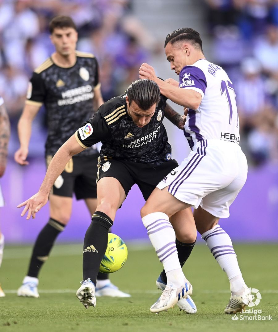 El conjunto berciano no puede con el Real Valladolid y se complica su salto a los playoff de ascenso