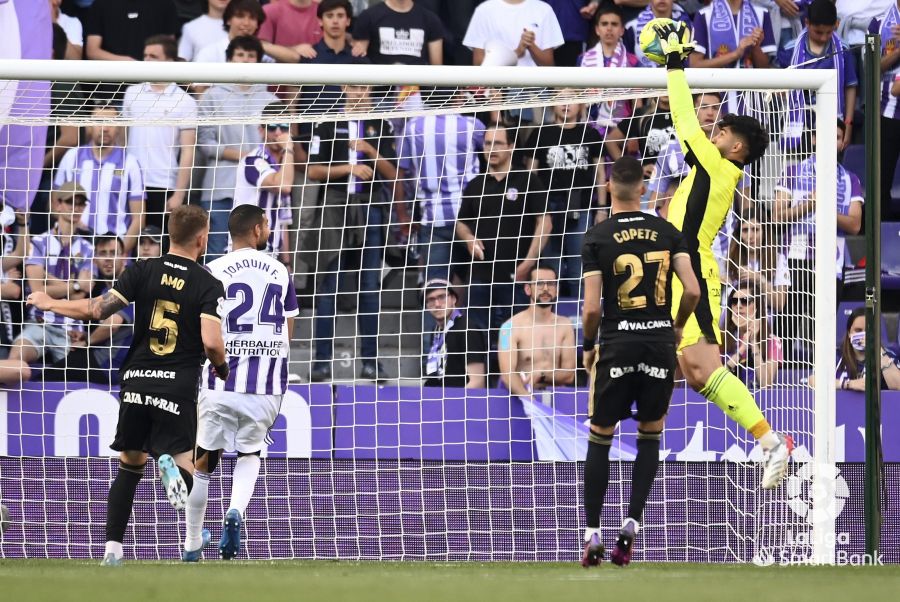 El conjunto berciano no puede con el Real Valladolid y se complica su salto a los playoff de ascenso