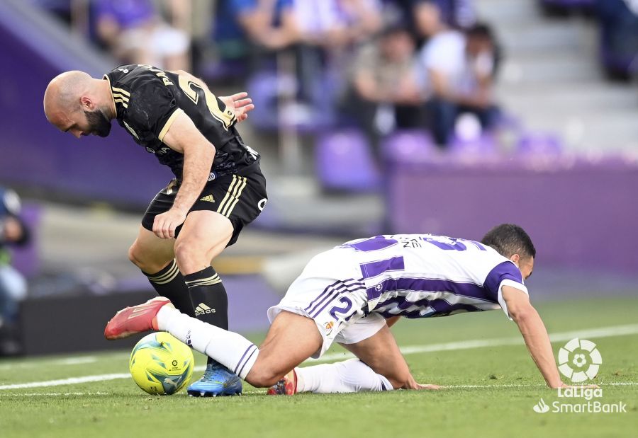 El conjunto berciano no puede con el Real Valladolid y se complica su salto a los playoff de ascenso