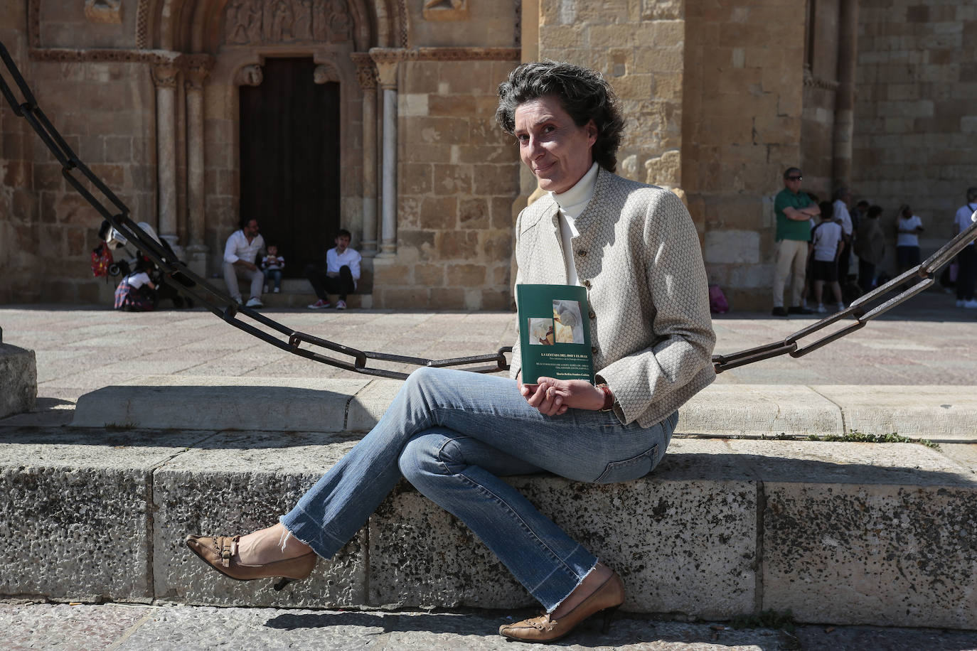 María Belén Santos, autora del libro 'La leyenda del oso y el buey'.