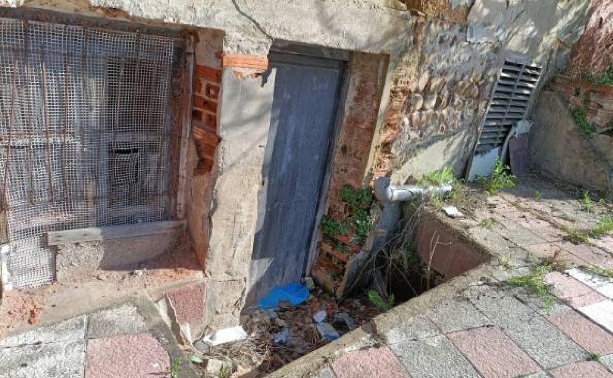 Desperfectos en un inmueble en la Armunia.