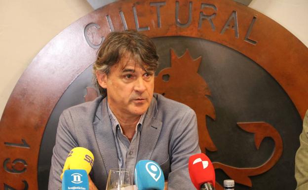 Ricar Pozo, ex director de la Cultural Leonesa en su despedida. 