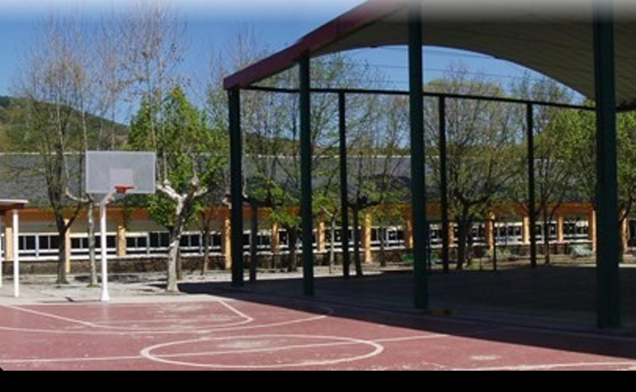 Patio del colegio de Compostilla.