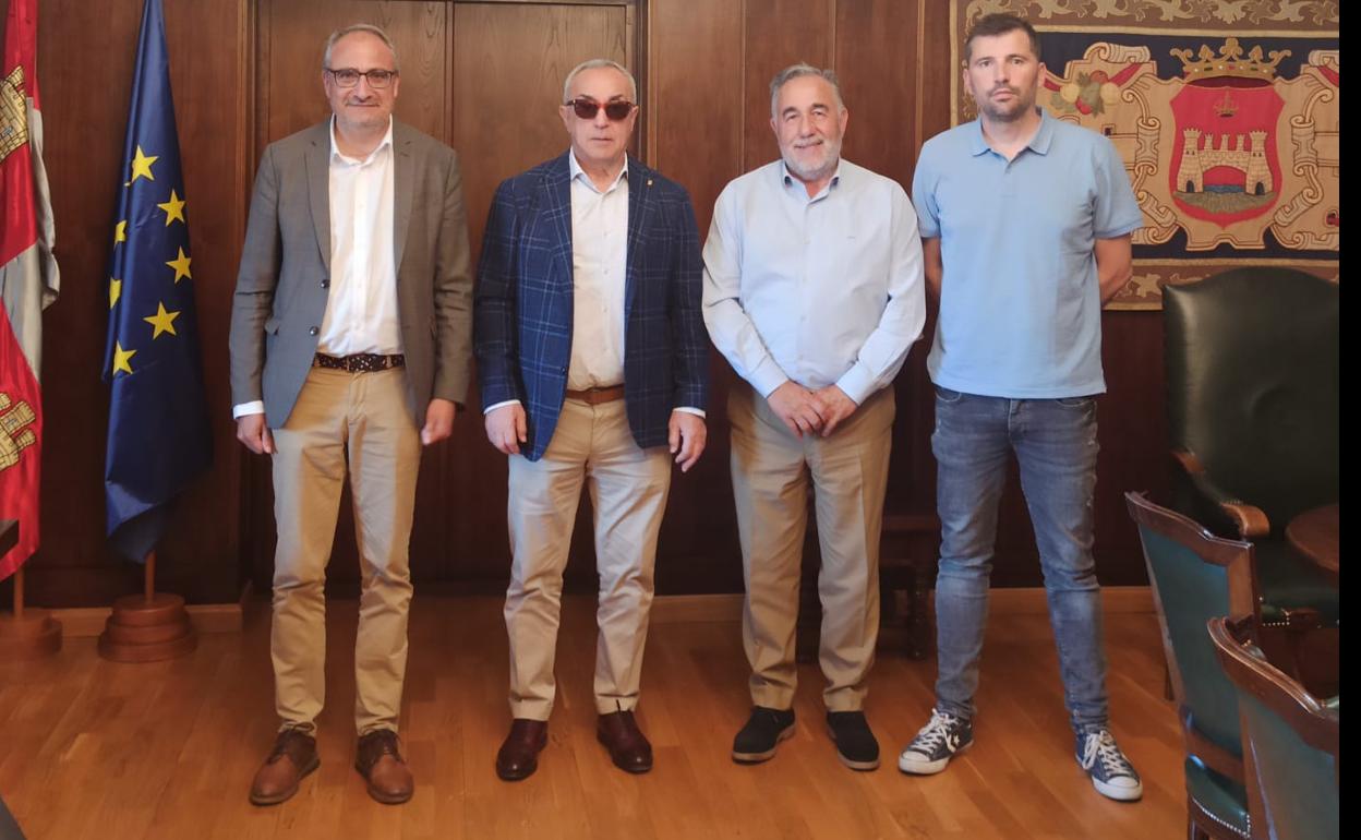 El presidente del COE visita Ponferrada por el Centenario de la SD Ponferradina.