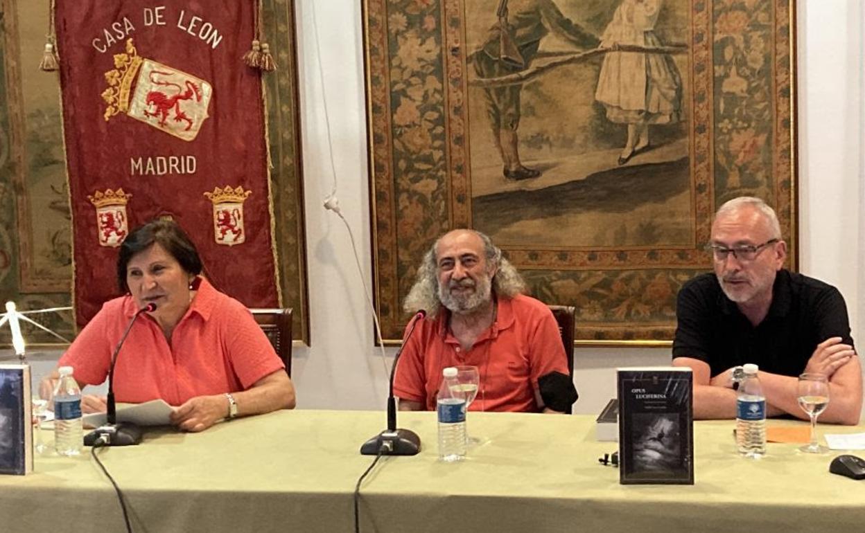 La presentación del libro en la casa de Léon en Madrid.