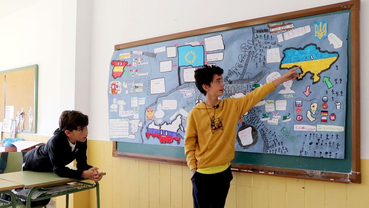 Un momento de la exposición de los alumnos para las cámara de leonoticias. 