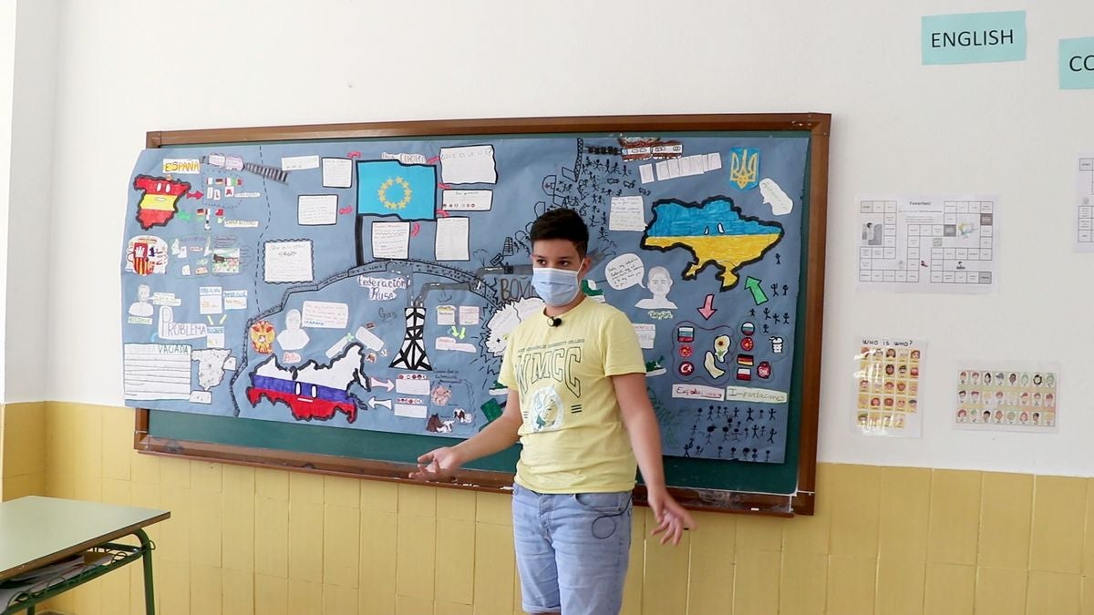 Un momento de la exposición de los alumnos para las cámara de leonoticias. 