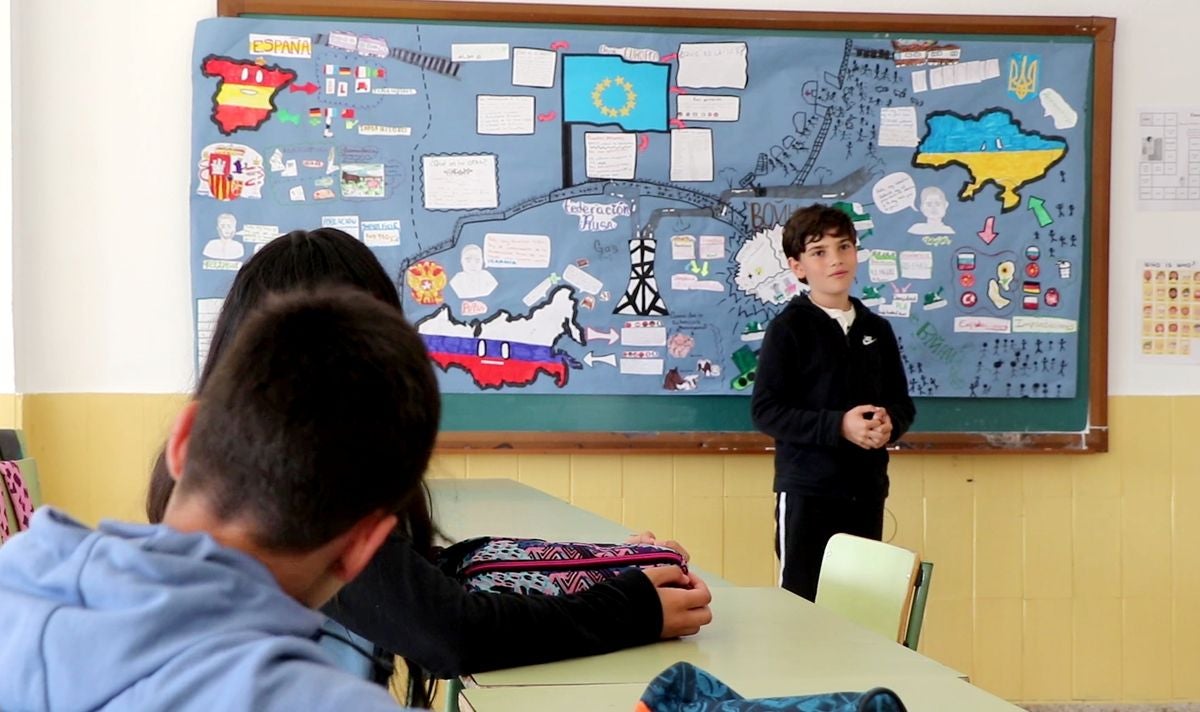 Un momento de la exposición de los alumnos para las cámara de leonoticias. 