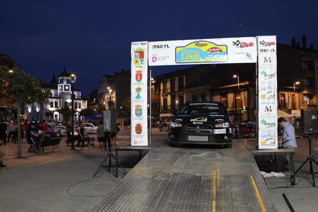 Medio centenar de participantes forman parte del Rally León 