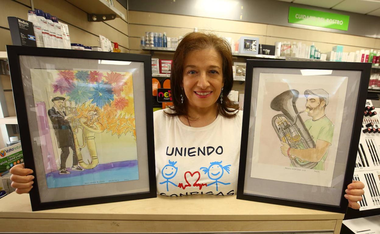 La farmacéutica berciana, Ana María Alfonso, presidenta de la asociación 'Uniendo sonrisas', y autora del libro 'Alma quiere una tuba´.