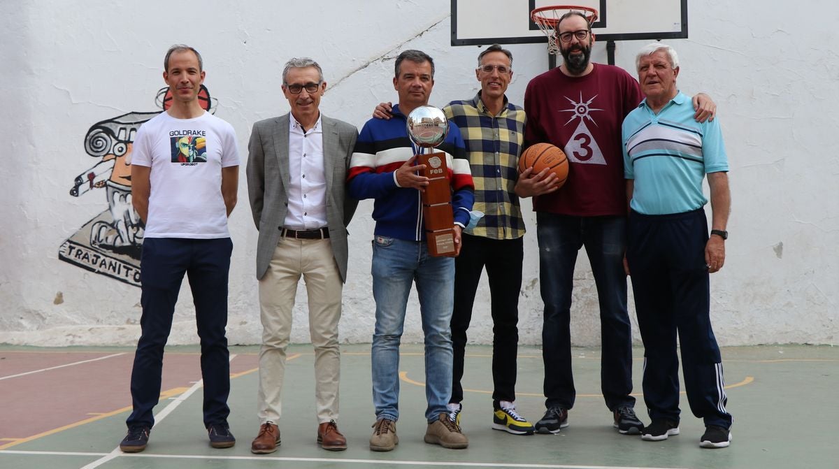 Varios de los integrantes de la plantilla y cuerpo médico que lograron en 2007 el ascenso a ACB de Baloncesto León se reúnen con leonoticias para recordar un día «inolvidable» en sus vidas.