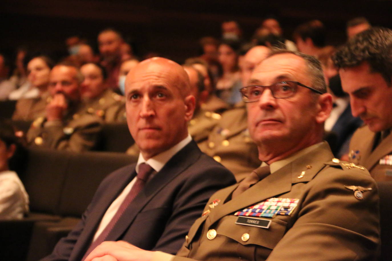 Los instrumentos con los que combaten las Fuerzas Armadas. La Unidad de Música del Cuartel General de la División «San Marcial» abre las celebraciones del Día de las Fuerzas Armadas con un concierto en el Auditorio de León. 