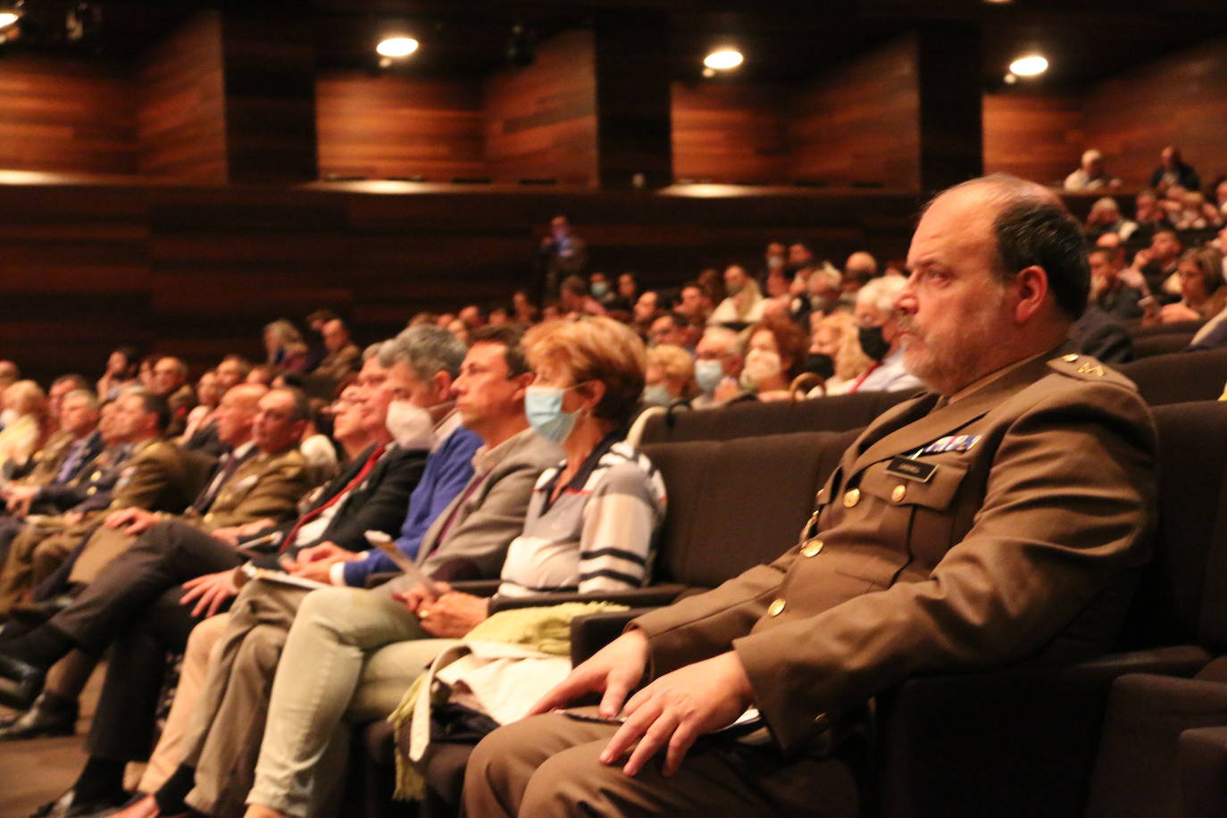 Los instrumentos con los que combaten las Fuerzas Armadas. La Unidad de Música del Cuartel General de la División «San Marcial» abre las celebraciones del Día de las Fuerzas Armadas con un concierto en el Auditorio de León. 