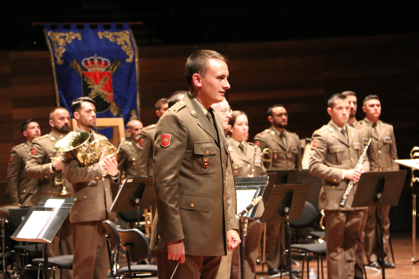 Los instrumentos con los que combaten las Fuerzas Armadas. La Unidad de Música del Cuartel General de la División «San Marcial» abre las celebraciones del Día de las Fuerzas Armadas con un concierto en el Auditorio de León. 