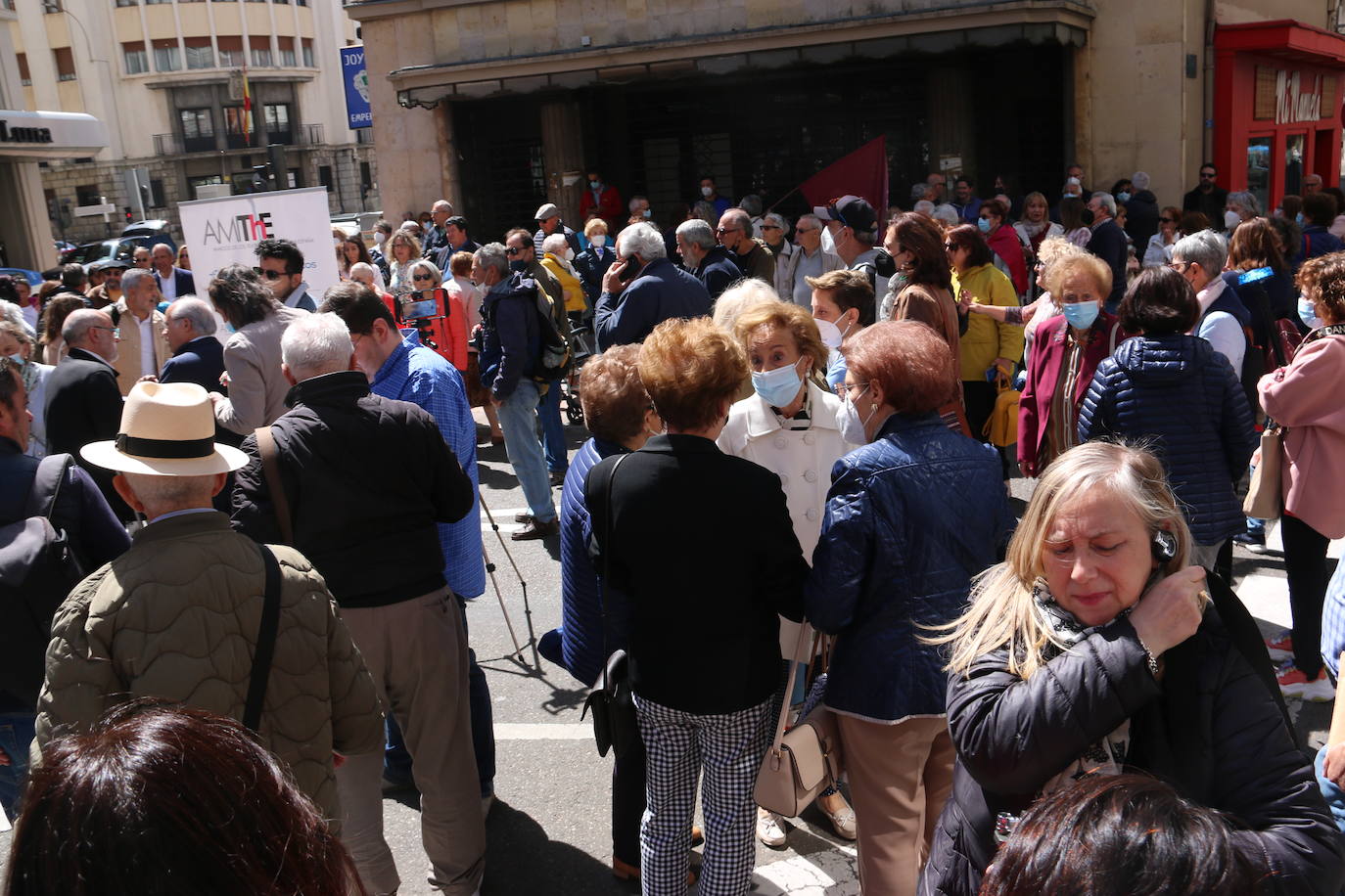 Fotos: Protesta contra el cierre del Teatro Emperador