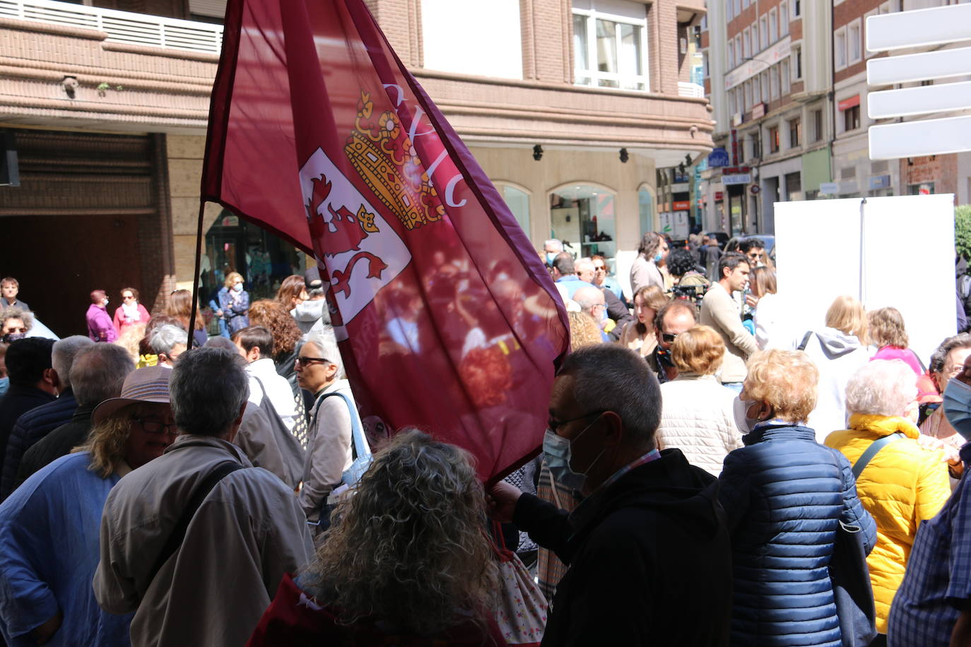 Fotos: Protesta contra el cierre del Teatro Emperador