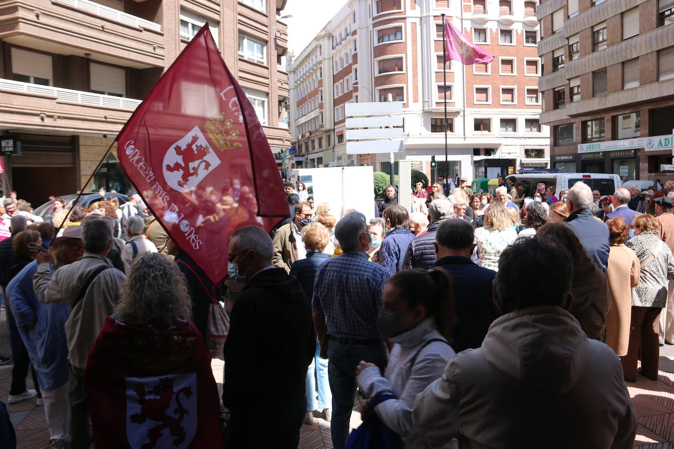 Fotos: Protesta contra el cierre del Teatro Emperador