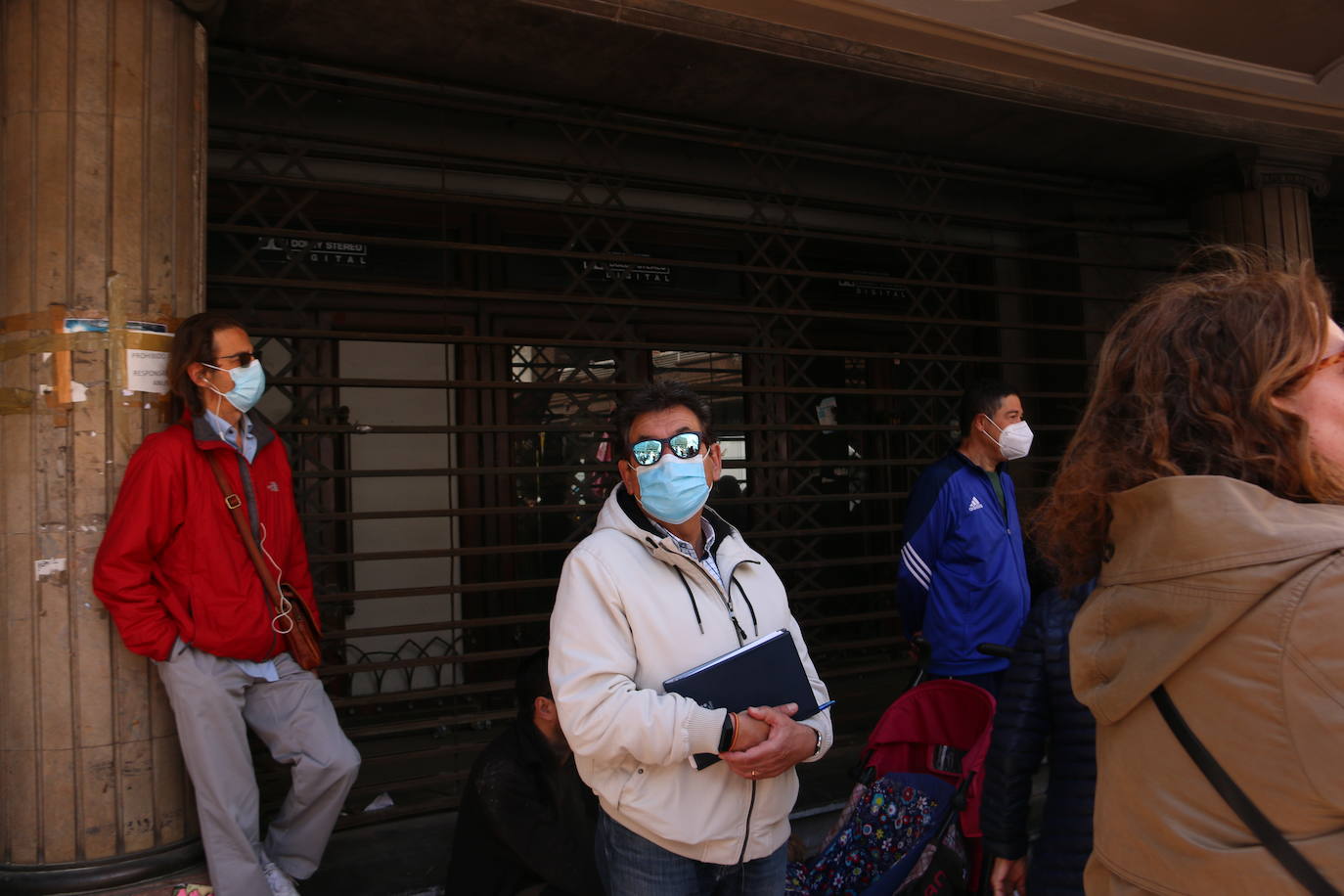 Fotos: Protesta contra el cierre del Teatro Emperador