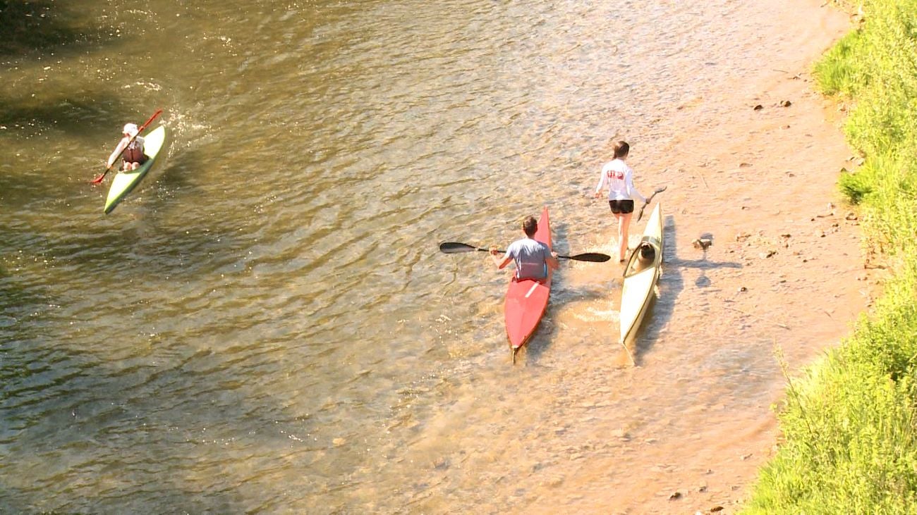 La zona paseable en el entorno del río Bernesga, que ronda los dos kilómetros en León capital, precisa de un 'rejuvenecimiento' al igual que el área destinda a las piraguas (380 metros) o la necesaria ampliación del 'carril bici' que se adentra en una zona 'no urbana'. 