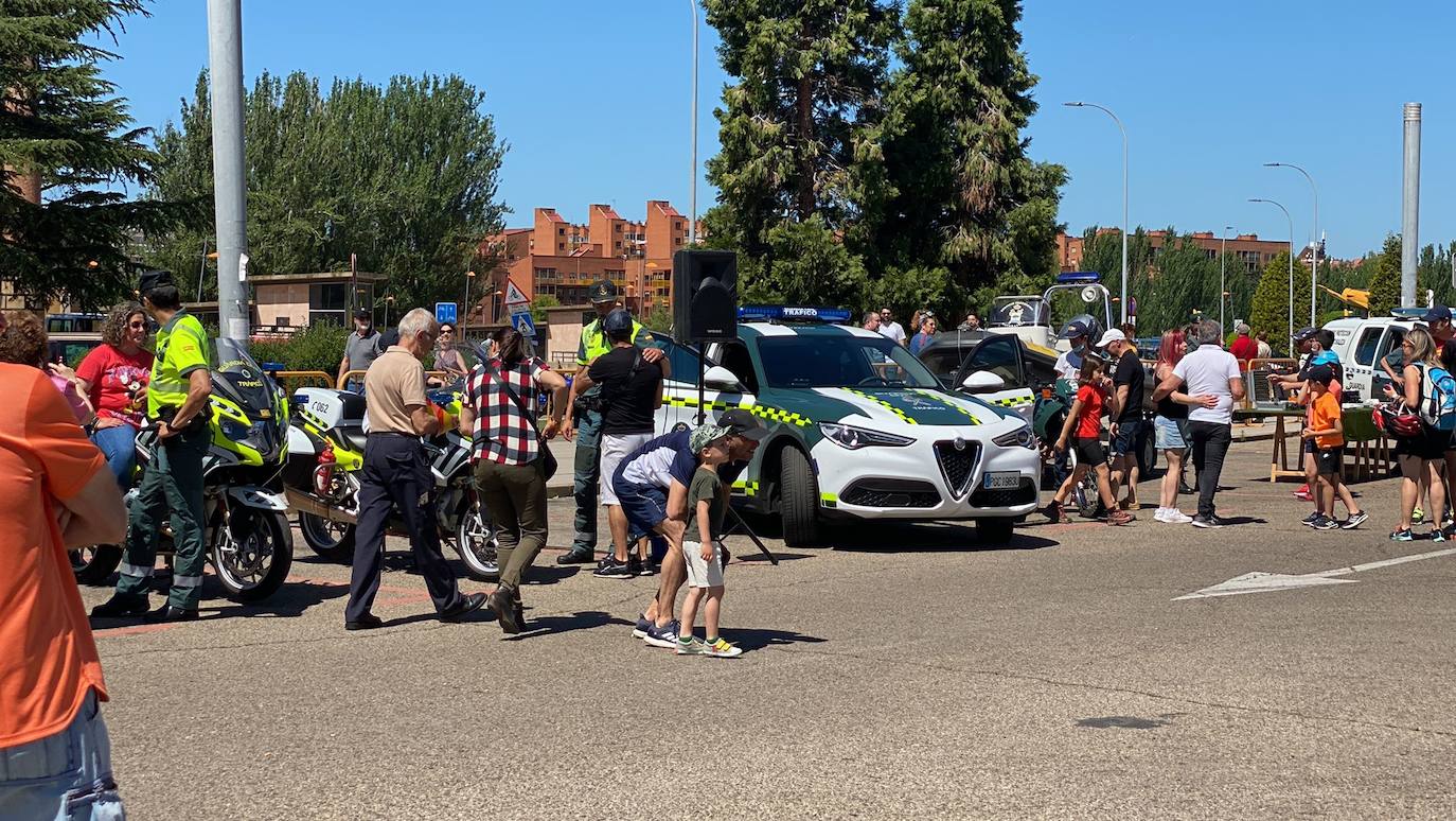 Fotos: Día de las Fuerzas Armadas en León