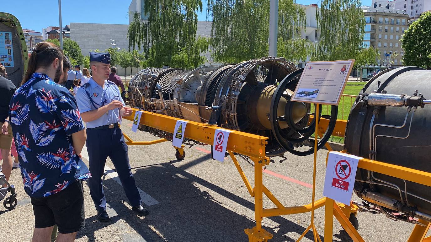 Fotos: Día de las Fuerzas Armadas en León