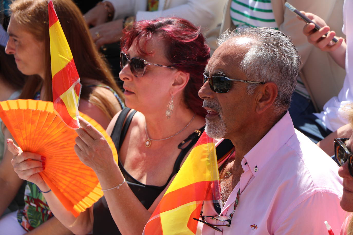 Acto de jura de bandera civil en la plaza de Regla de la capital leonesa. 