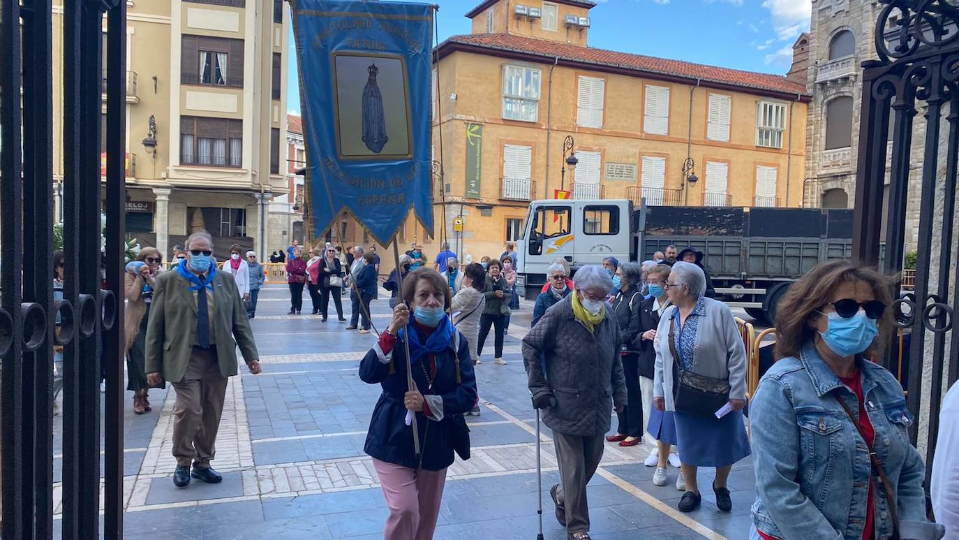 Fotos: Rosario de la Aurora en León