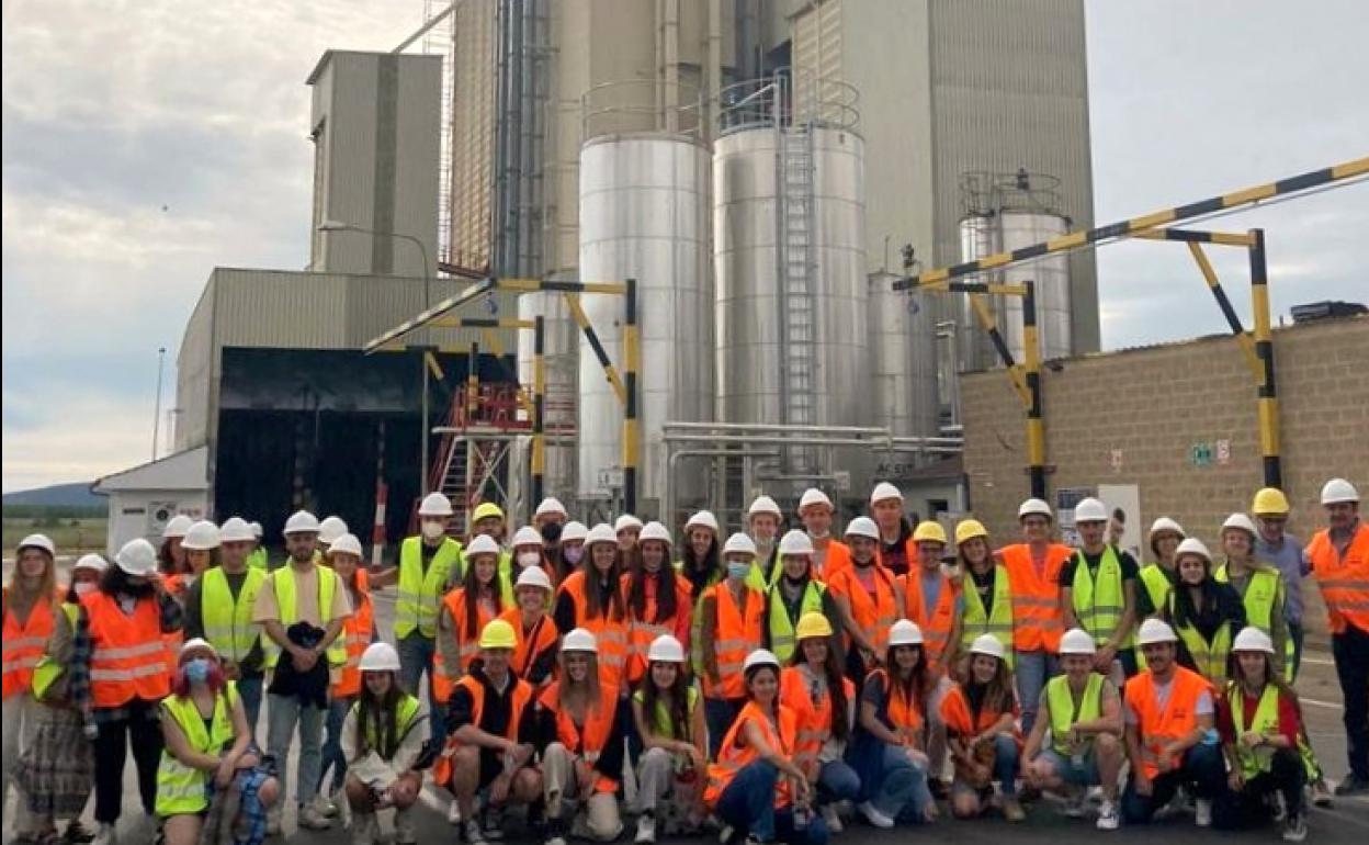 Visita de los alumnos de la ULE sobre Nanta, empresa líder en alimentación animal. 