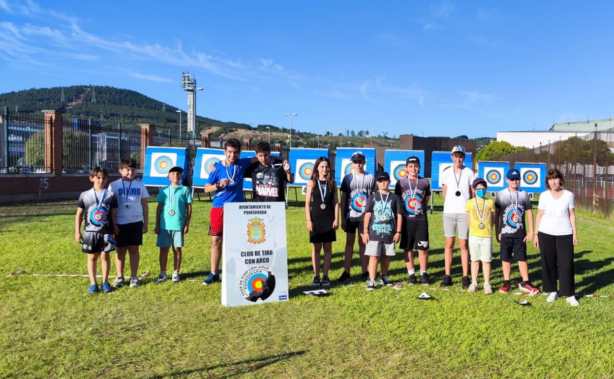 Entrega de premios de la 10º Trofeo de los niños de la escuela municipal de Tiro con Arco. 