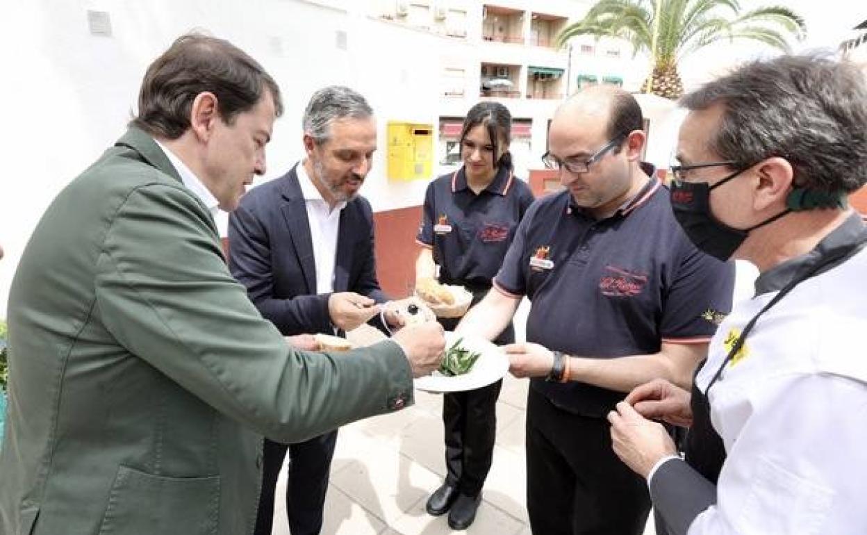 El presidente de la Junta de Castilla y León en Jaén, apoyando la candidatura popular. 