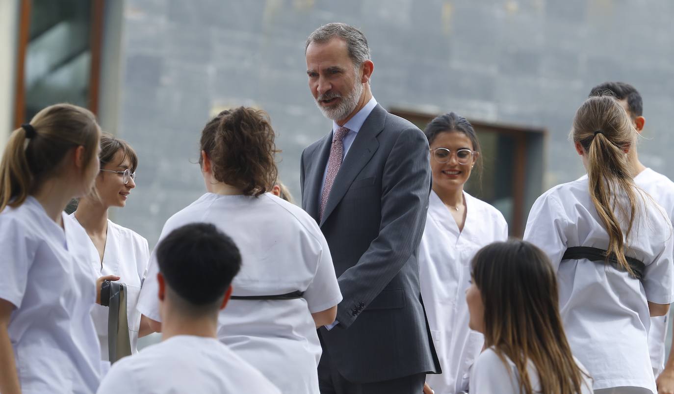 Felipe VI revivindica a El Bierzo en una visita histórica. El monarca llega a la capital del Bierzo 25 años después de que pisara la misma tierra como príncipe. El rey preside el acto de clausura del XXV Aniversario del Campus de Ponferrada de la Universidad de León.