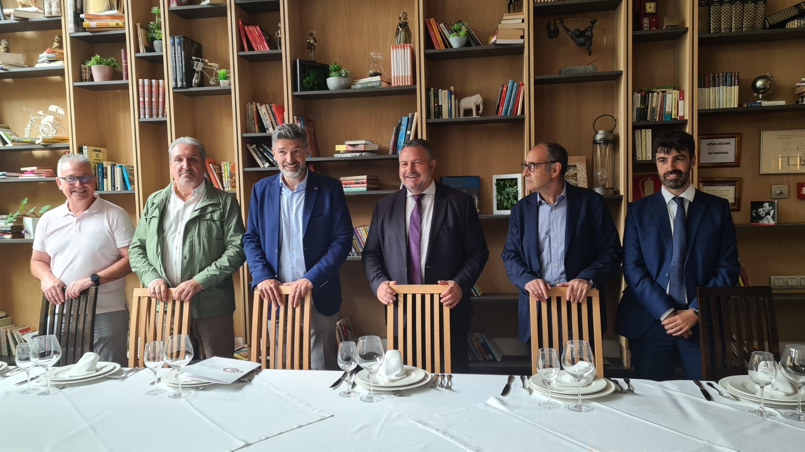 Fotos: Comida de los miembros del CEL con el presidente de la Diputación de León