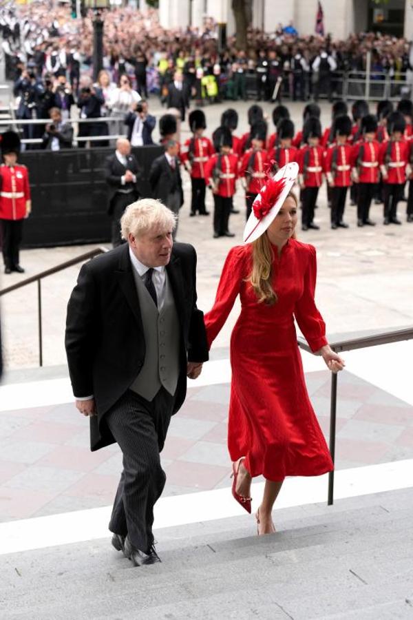 3 de Junio | El primero ministro Boris Johnson ha sido abucheado a cuenta de las fiestas en Downing Street durante la pandemia. 