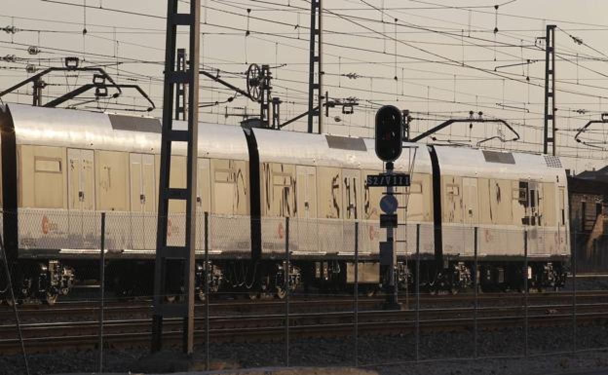 Tren de los Ferrocarriles de la Generalitat Valenciana.