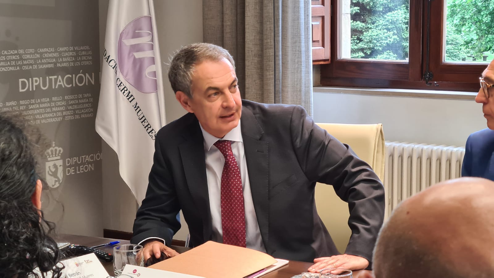 Fotos: Zapatero preside la reunión de Cermi Mujeres en León