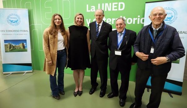 La consejera de Familia, Isabel Blanco, el alcalde de Ponferrada, Olegario Ramón, y el presidente de Fesbal, Pedro Miguel Llorca, inauguran el XXV Congreso de la Federación de Bancos de Alimentos.