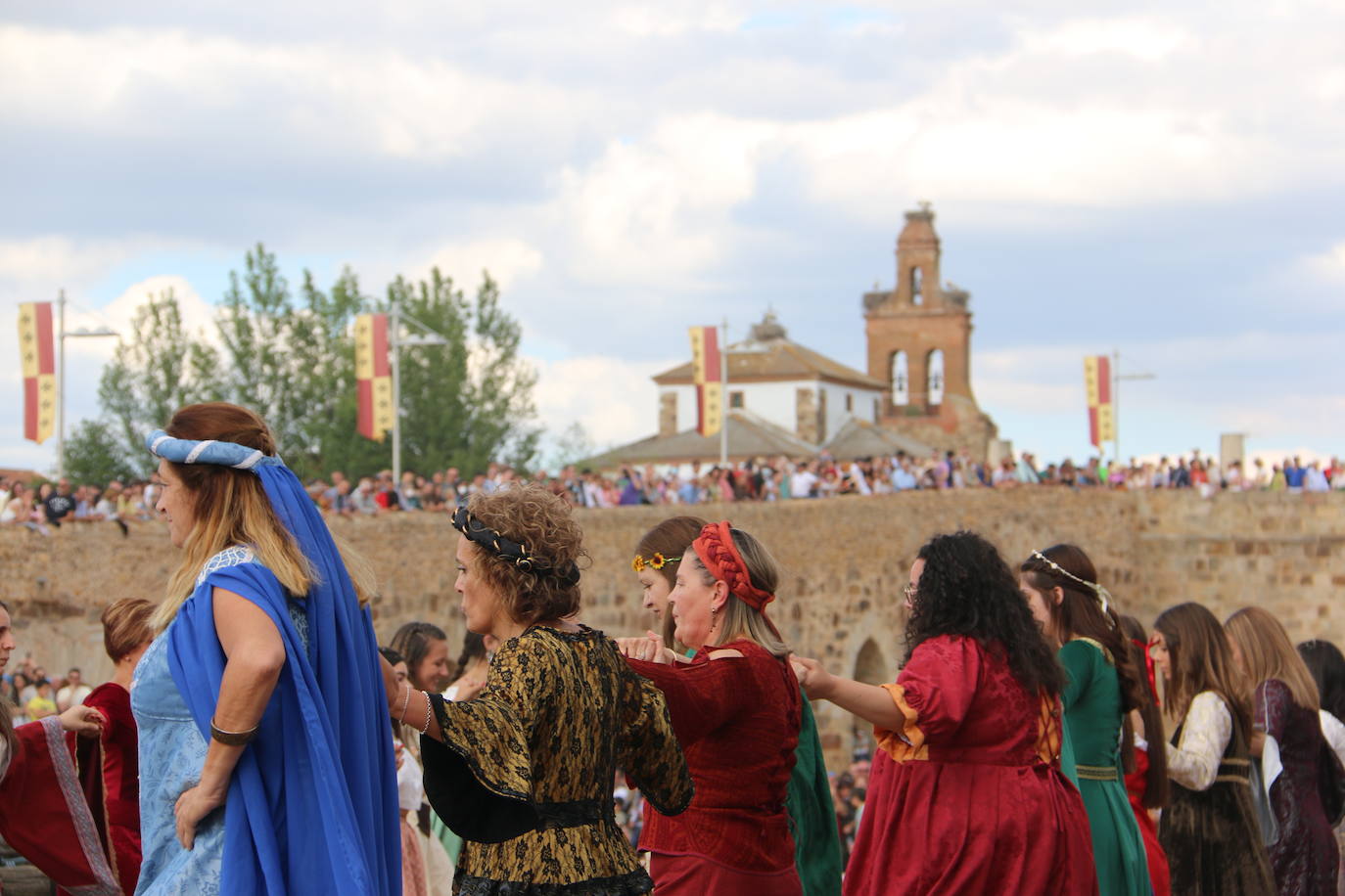 El palenque volvió a cobrar vida y se empapó de caballeros dispuestos a dar batalla ante el Passo Honroso de Hospital de Órbigo.