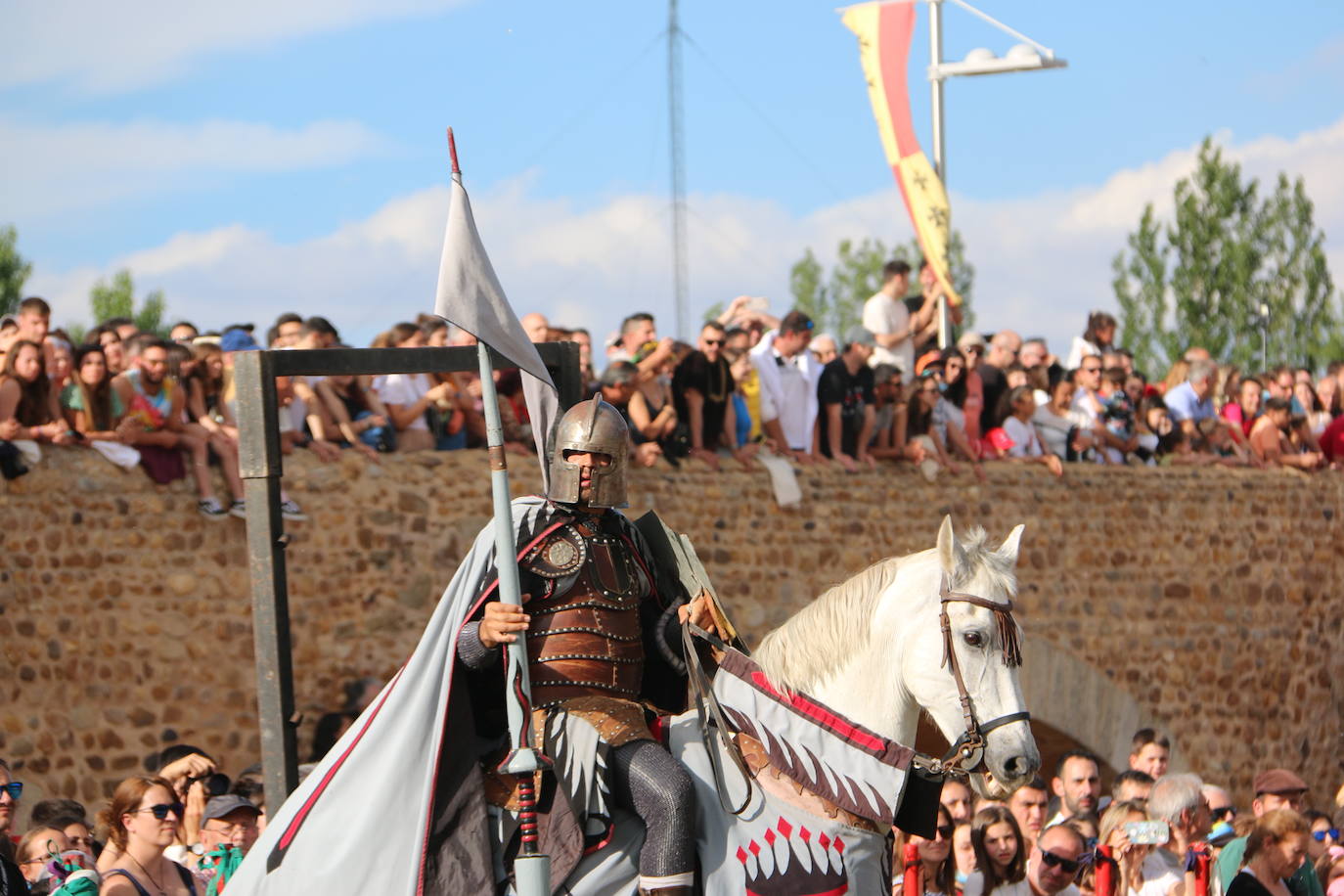 El palenque volvió a cobrar vida y se empapó de caballeros dispuestos a dar batalla ante el Passo Honroso de Hospital de Órbigo.