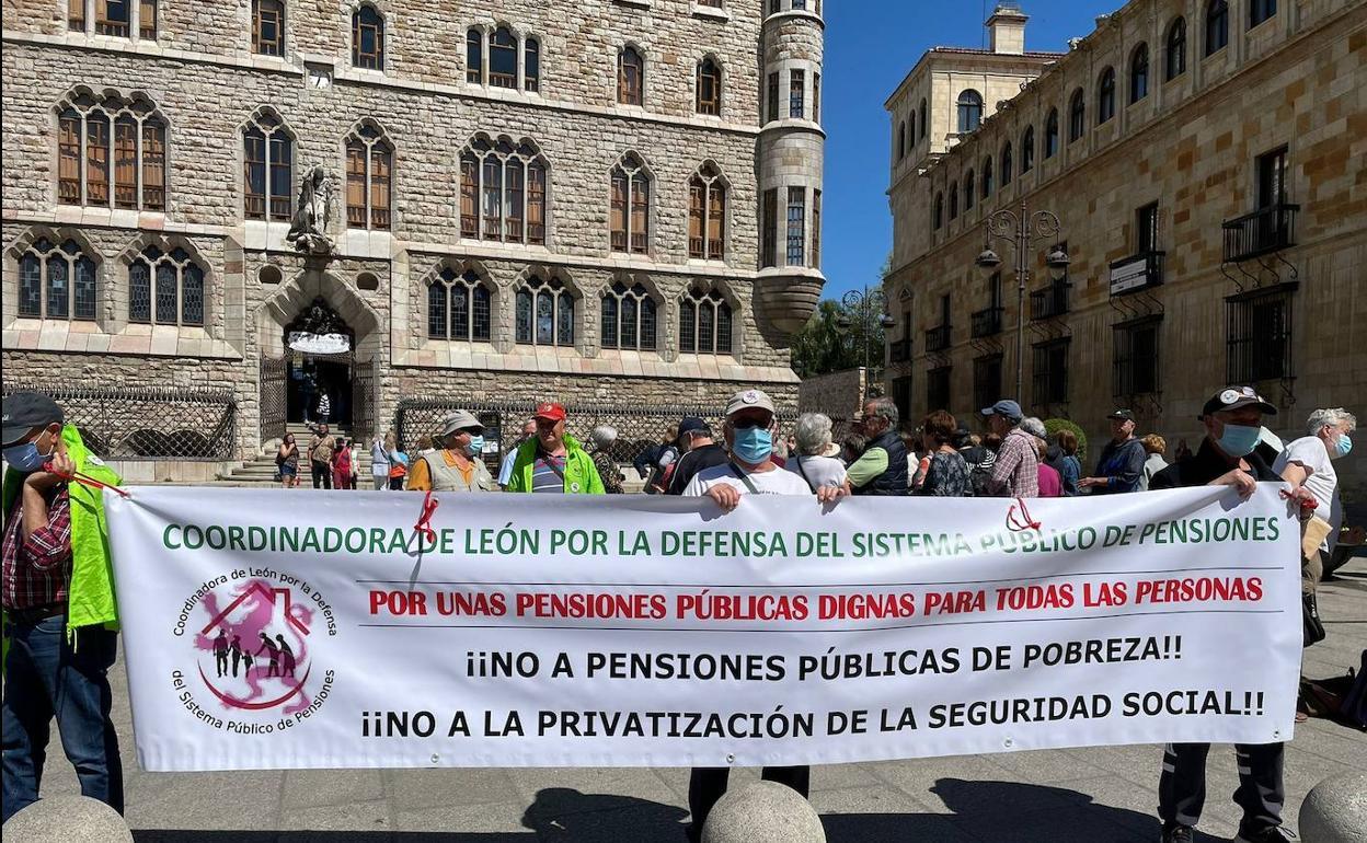 Concentración de pensionistas en León.