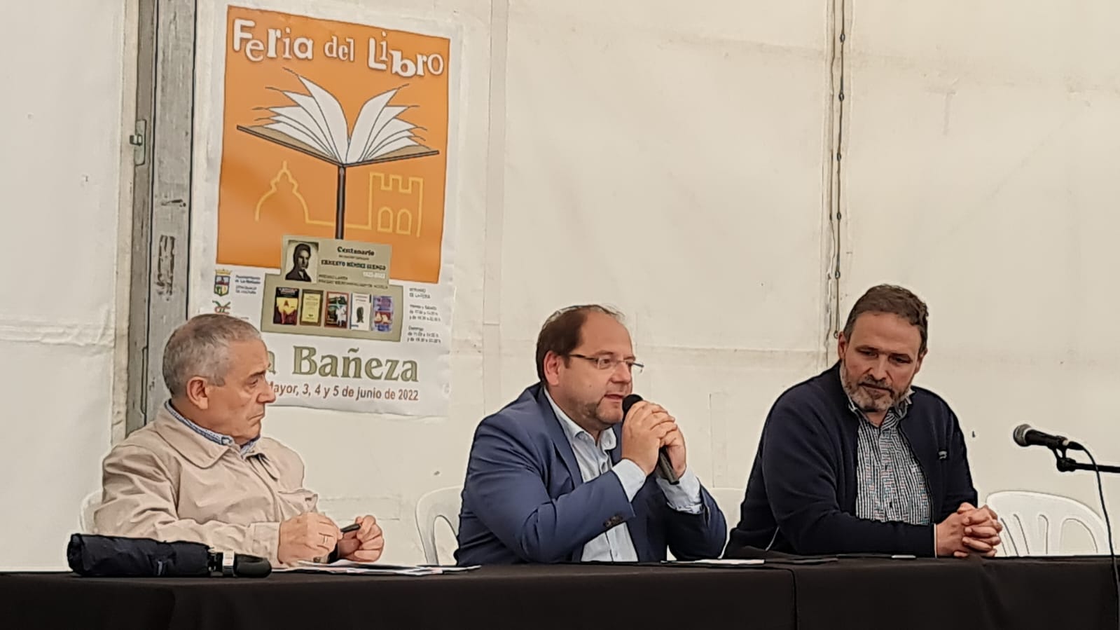 Fotos: Feria del Libro en La Bañeza